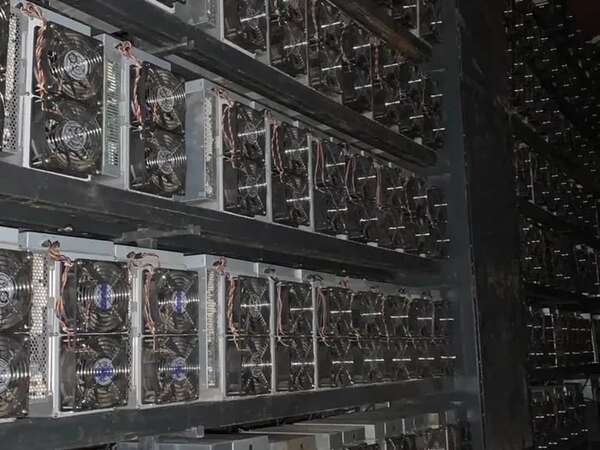 “Megainstalación” para criptominería fue allanada ayer; consumía más electricidad que toda Quiindy - Policiales - ABC Color