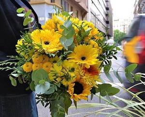 Cuál es el significado de regalar flores amarillas este 21 de marzo