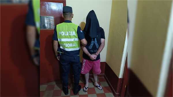 Hombre detenido tras sup. moler a golpes a su papá por no prestarle el auto