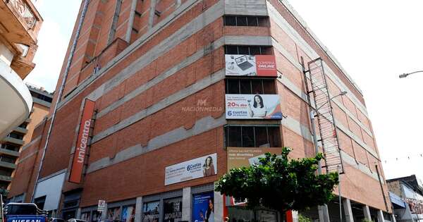 La Nación / Situar a las personas en el centro de las decisiones llevó a Unicentro ser una “marca con historia”