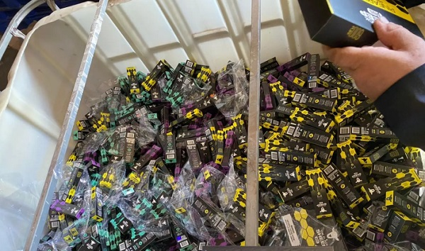 Destruyen 21.000 cigarrillos electrónicos falsificados - Noticiero Paraguay