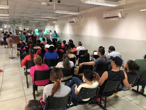 Cuestionan aglomeración de pacientes en hospital de Ciudad del Este - ABC en el Este - ABC Color