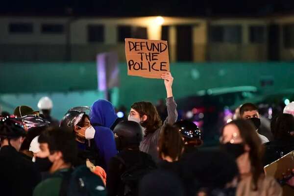 Condenas de hasta 40 años para seis policías de Misisipi por torturar a dos afroamericanos - Mundo - ABC Color