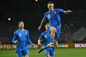 Gudmundsson acerca a Islandia a la Eurocopa - Fútbol Internacional - ABC Color