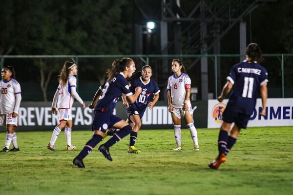 Albirroja femenina juvenil sigue en carrera por un lugar en el Mundial - .::Agencia IP::.