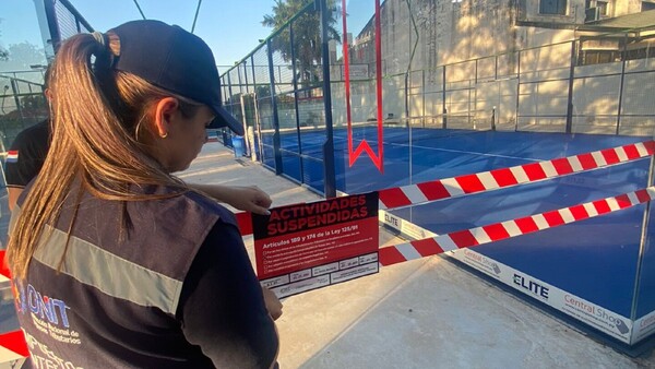 Tributación suspende por tres días a complejo de padel por no emitir factura en Asunción