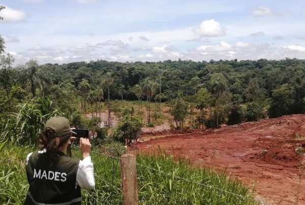 Ministerio del Ambiente aplica millonaria multa por contaminación de arroyo en Paso Yobái - .::Agencia IP::.