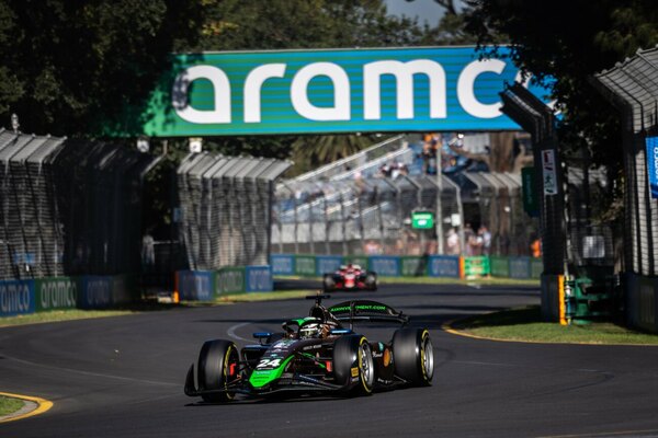 Versus / Buena clasificación de Duerksen en Albert Park en su tercera presencia en la F2