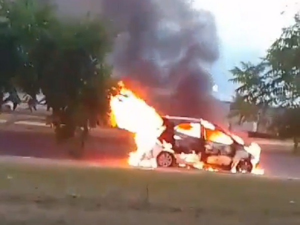 Tempranero incendio en la Costanera - La Tribuna