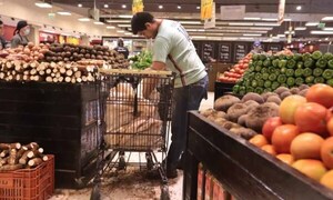 Rebaja de hasta el 40 por ciento de productos de la canasta básica rige desde mañana – Prensa 5