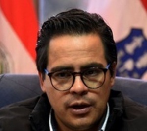 Médicos exigen renuncia de Mora al frente del Cones - Paraguay.com