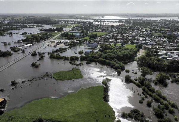 Inundaciones en Uruguay dejan más de 4.700 personas desplazadas