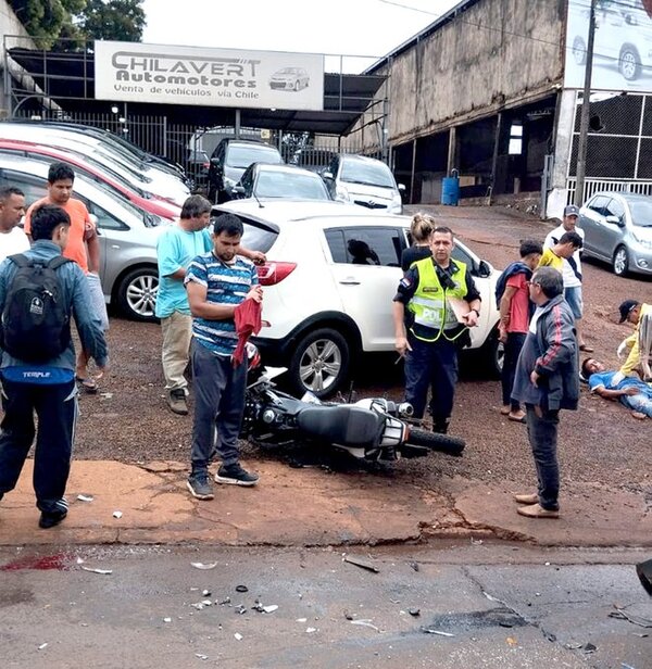 Hombre hirió a machetazos a su hijastro y al hijo de este, luego murió en accidente