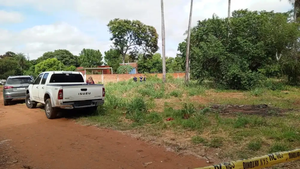 Hallan cadáver de una mujer tirado en un yuyal de San Antonio - Noticiero Paraguay