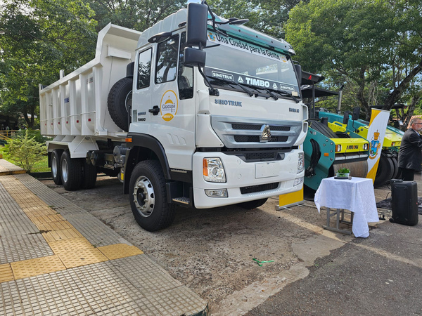 Grupo TIMBO realizó la entrega de unidades a la Municipalidad de Caacupé - Amigo Camionero