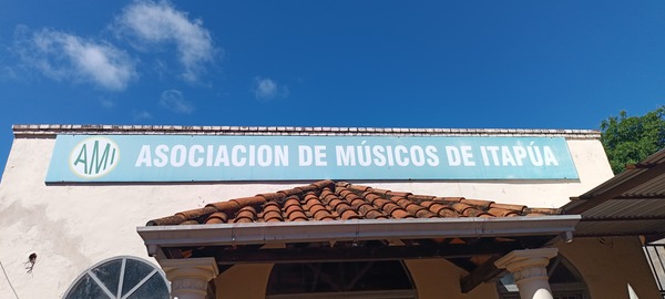 El colmo: Hurtan arpas y hasta un inodoro del local de la Asoc. de Músicos de Itapúa