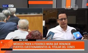 Médicos piden a Federico Mora que renuncie | Telefuturo