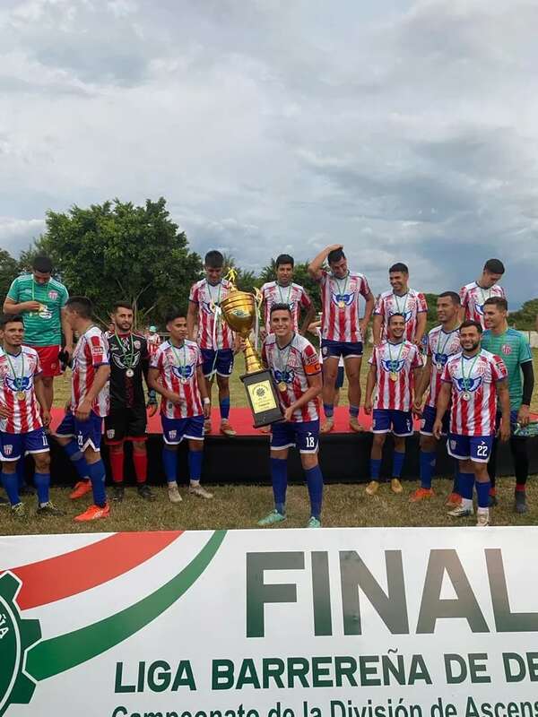 Título y ascenso de Rubio Ñu en la Liga Barrereña - Polideportivo - ABC Color