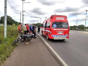 Adolescente motociclista y policía están involucrados en accidente de tránsito en Carapeguá - Nacionales - ABC Color