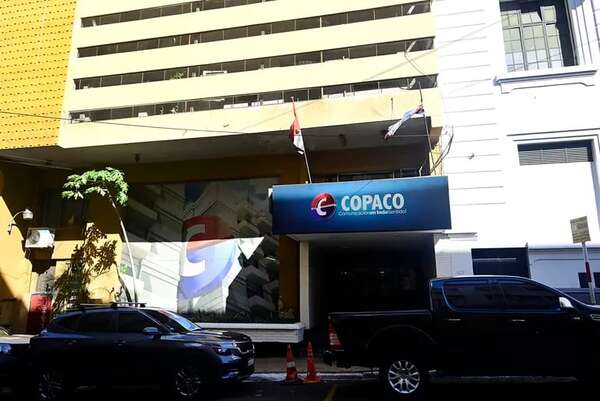 Gobierno sigue sin un plan para las deficitarias Copaco y su satélite Vox - Economía - ABC Color