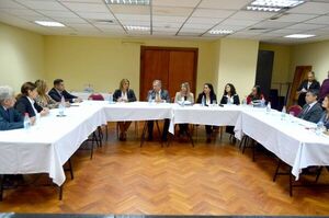 Reunión de trabajo entre el Ministro Jiménez Rolón, Consejo de Administración de la Circunscripción Central y Magistrados de Lambaré