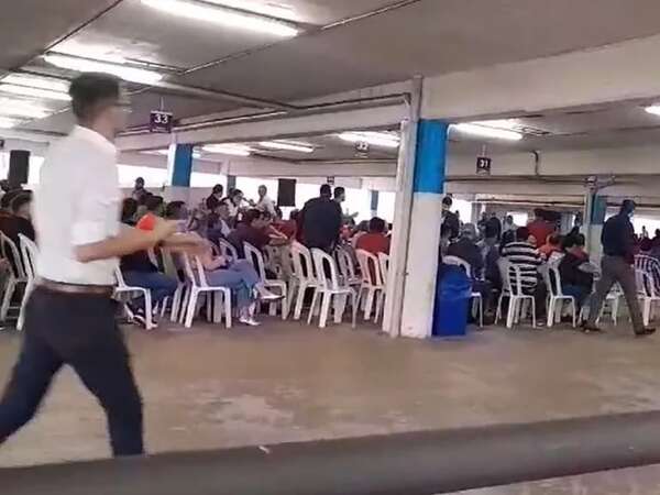 Vídeo: El “que se vayan todos” de los socios opositores - Cerro Porteño - ABC Color