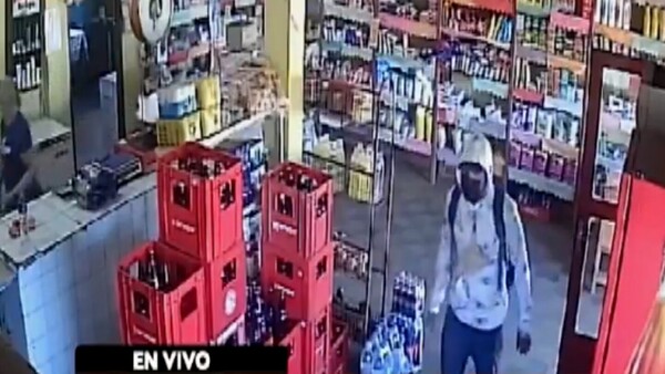 Motochorros fingen ser clientes y roban un almacén en Cambyretá