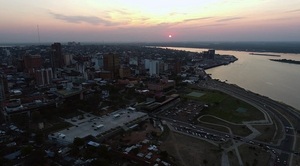 Amanece y oscurece más temprano: Paraguay cambia a horario de invierno