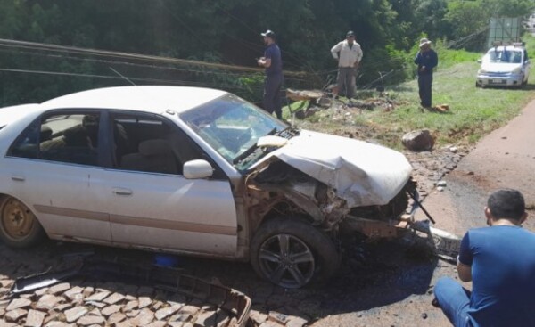 Cuatro lesionados en violento accidente en Hernandarias