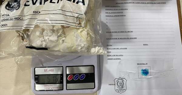 La Nación / Detienen a guardiacárcel que intentaba ingresar cocaína al penal de Tacumbú