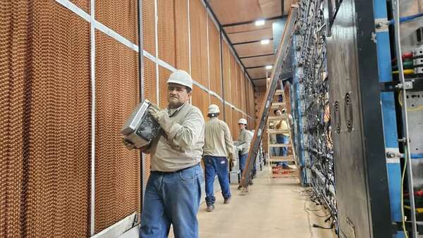 ANDE: Criptominerías legales usan casi la misma potencia que una turbina de Itaipú - Economía - ABC Color