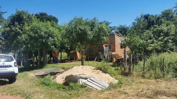 Feneció su orden de alejamiento y volvió a la casa para cometer feminicidio y filicidio - Policiales - ABC Color