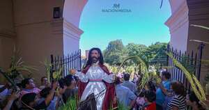 La Nación / Procesión victoriosa de ramos es como un anticipo pascual