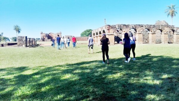 Trinidad, con historia y actualidad, espera a turistas en los días santos