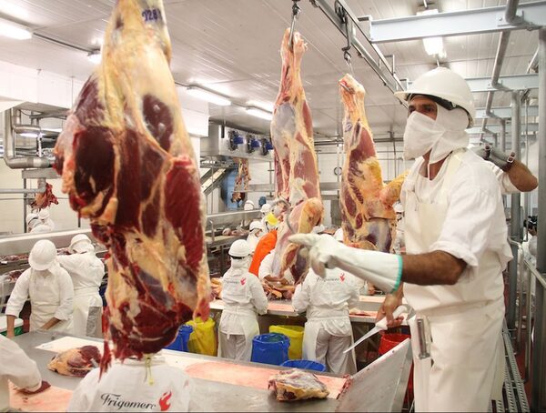 Destacan la importancia de mantener abiertos los mercados internacionales para la carne paraguaya · Radio Monumental 1080 AM