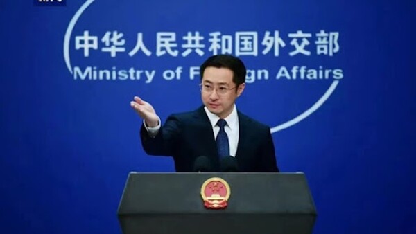 China refuta a Santiago Peña y le pide ponerse en "lado correcto de la historia"