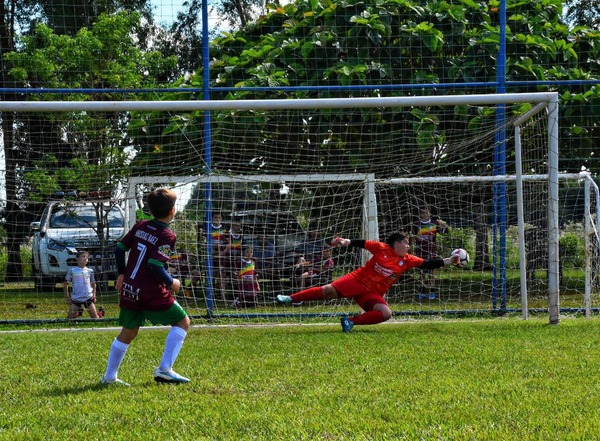 OTRA EXITOSA JORNADA DEL TORNEO INTERDISTRITAL DE FÚTBOL ITAPÚA 2024 - Itapúa Noticias