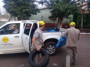 Aumentan los casos de dengue y la gente no limpia en sus barrios - La Clave