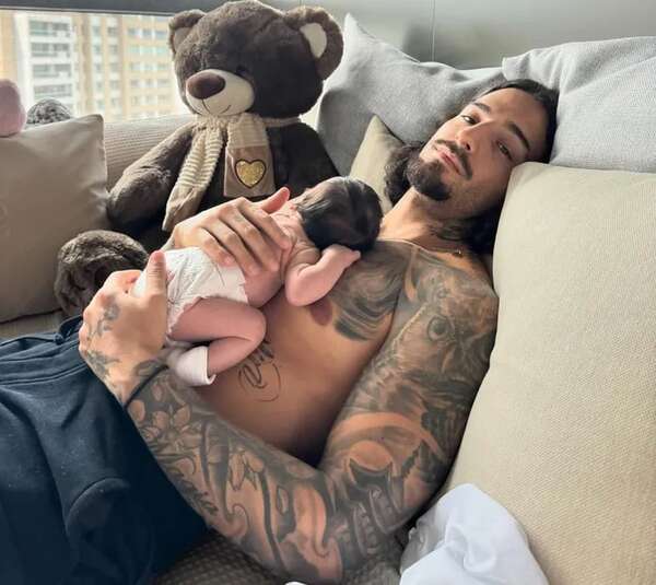 Maluma mostró cómo fueron sus primeros 15 días como papá - Gente - ABC Color