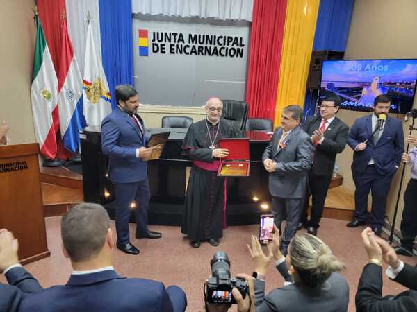 Declaran hijo dilecto de Encarnación al Obispo Francisco Pistilli