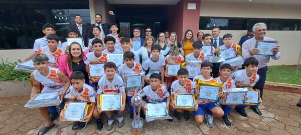 Campeones nacionales fueron homenajeados por la Junta Departamental