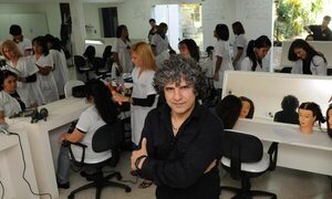 Presentan denuncia contra reconocido estilista