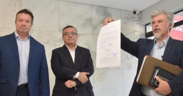 Exministros de Abdo denuncian supuesta extracción de datos irregular por parte del Ministerio Público