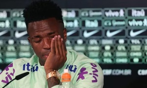 Vinícius Junior llora y pide fin al racismo en el fútbol