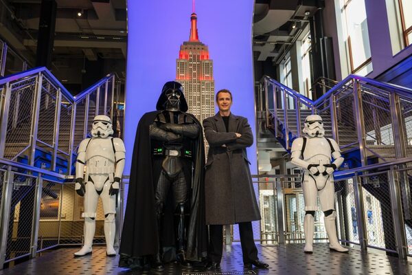Star Wars conmemora su 25 aniversario con un regreso a la gran pantalla y una exhibición luminosa épica - trece