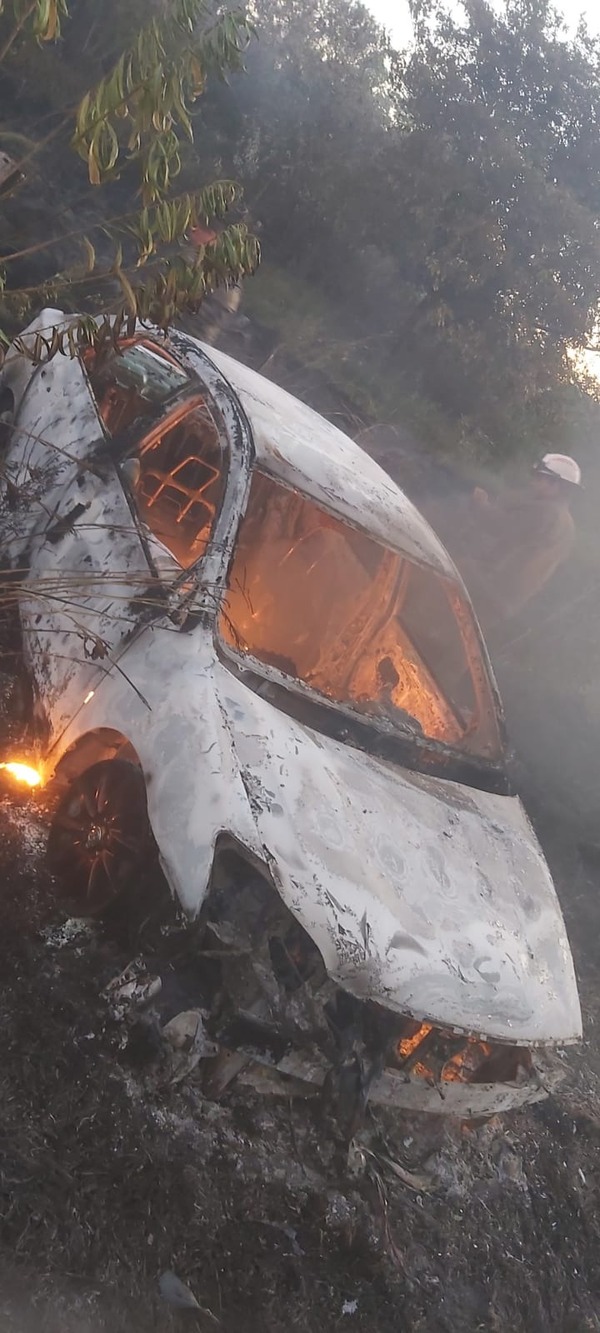 Accidente de tránsito en Ruta PY-D030 deja un vehículo incinerado y otro con daños materiales