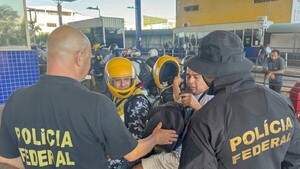 La Policía Federal refuerza controles en puentes con Paraguay y Argentina