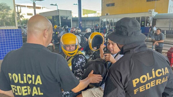 La Policía Federal refuerza controles en puentes con Paraguay y Argentina