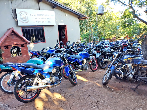 Policía incauta 17 motocicletas por disturbios y polución sonora - La Clave