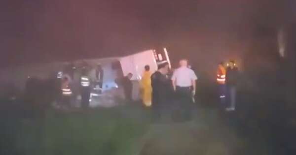 La Nación / Choque entre un tracto camión y un bus deja tres fallecidos en Caaguazú